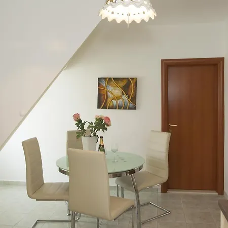 Karlo Luxury * Σπλιτ